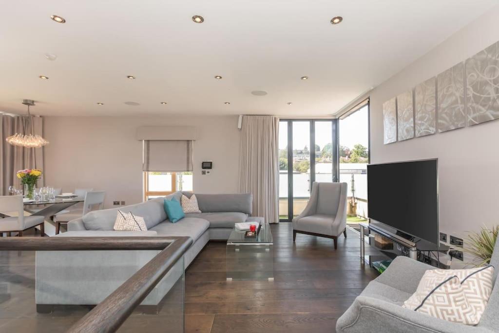 Stylish Penthouse Apartment With Hot Tub 바스 외부 사진